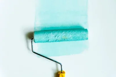 Peinture intérieure à Taurinya — murs, plafonds et boiseries